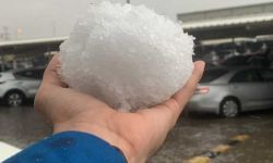 عاصفة قوية تضرب الكويت والثلج غطى الشوارع